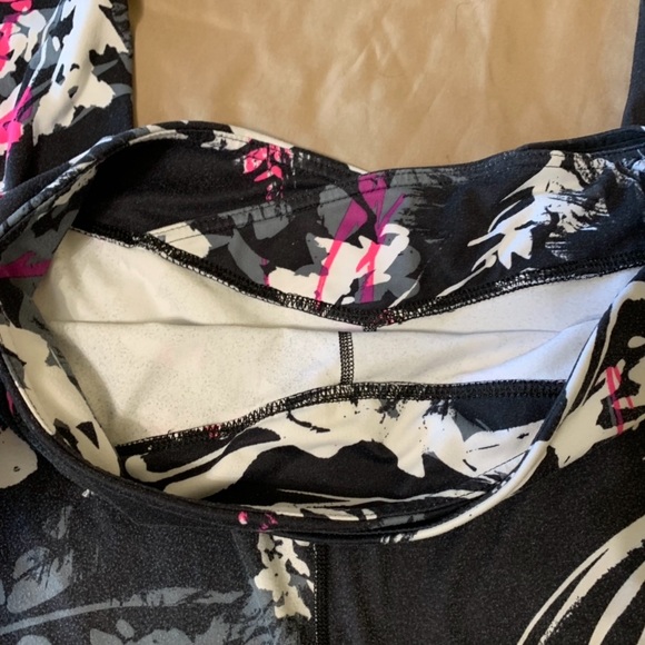 {FABLETICS} Leggings - Picture 6 of 6